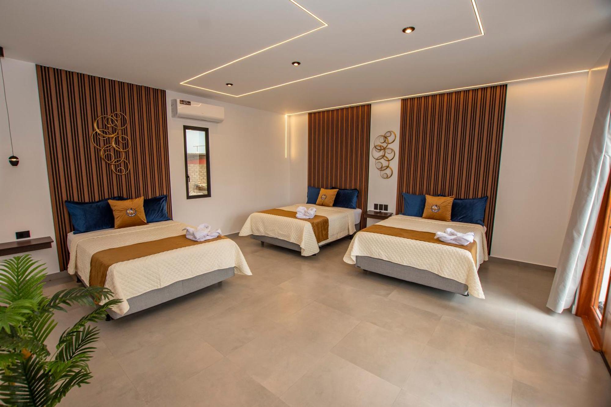 פוארטו בקריסו מורנו Blue Marlin Galapagos, Hotel & Spa מראה חיצוני תמונה
